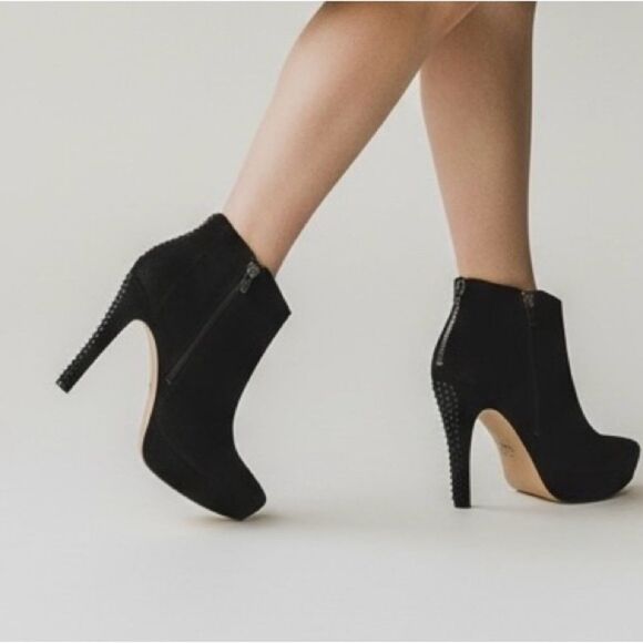 Vince Camuto Shoes - Vince Camuto Platform Booties Black Ankle Boots Size 10
